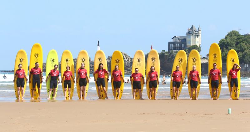 L'occasion de surfer en face de la villa Belza à Biarritz.